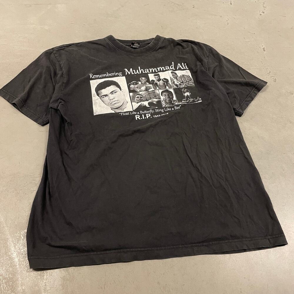 Y2K heavyweight Mohammad Ali tribute t-shirt